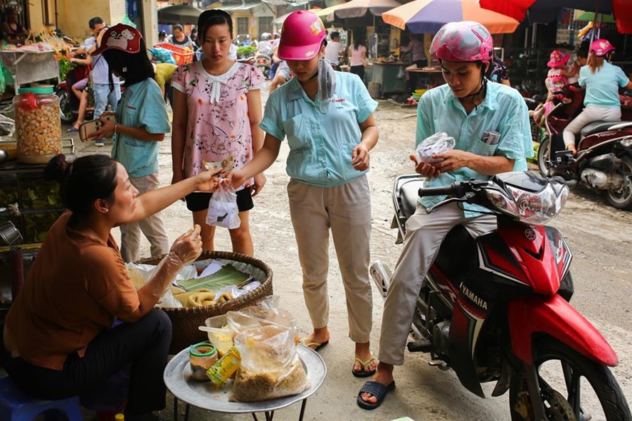 Vì lương thấp, đã có nữ công nhân phải đẻ thuê