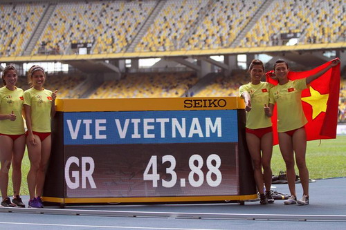 SEA Games ng&agrave;y 25-8: K&igrave;nh ngư 15 tuổi Kim Sơn tạo 2 c&uacute; sốc - Ảnh 17.