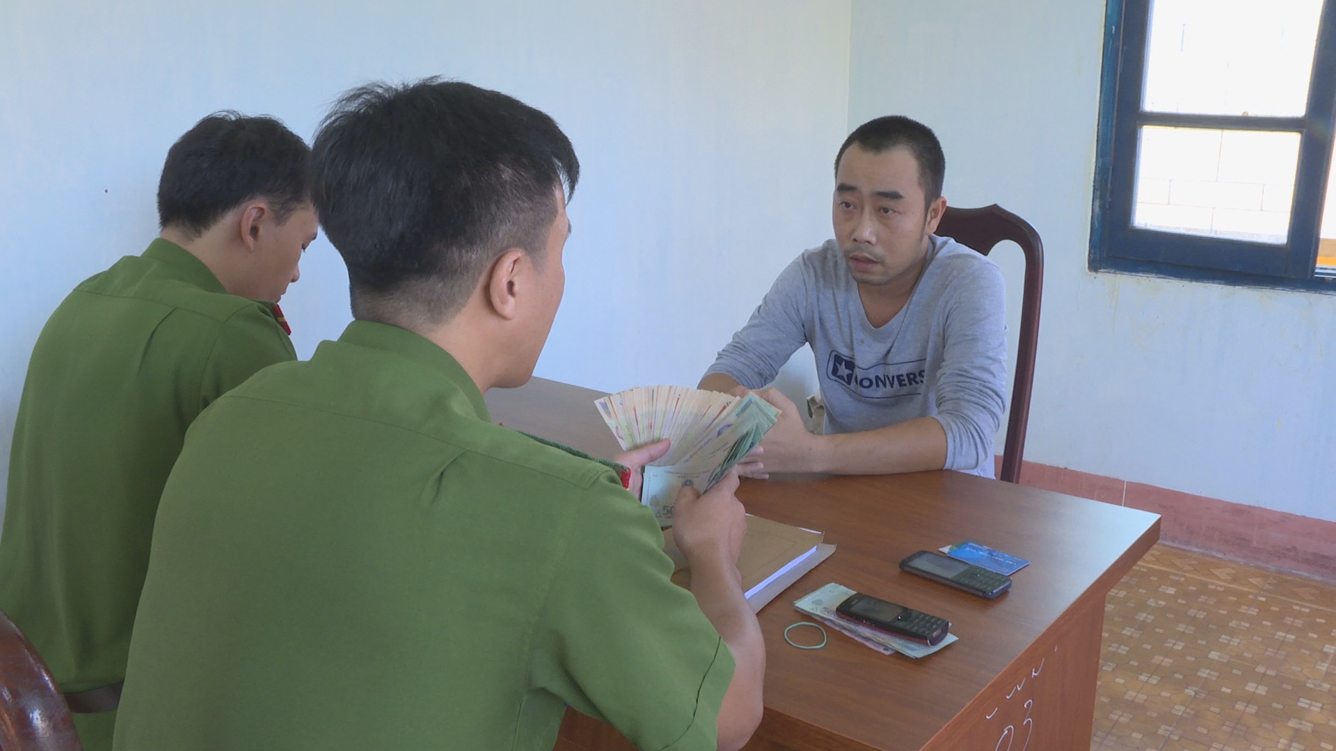 Bắt chủ đường dây cá độ bóng đá hàng chục tỉ đồng