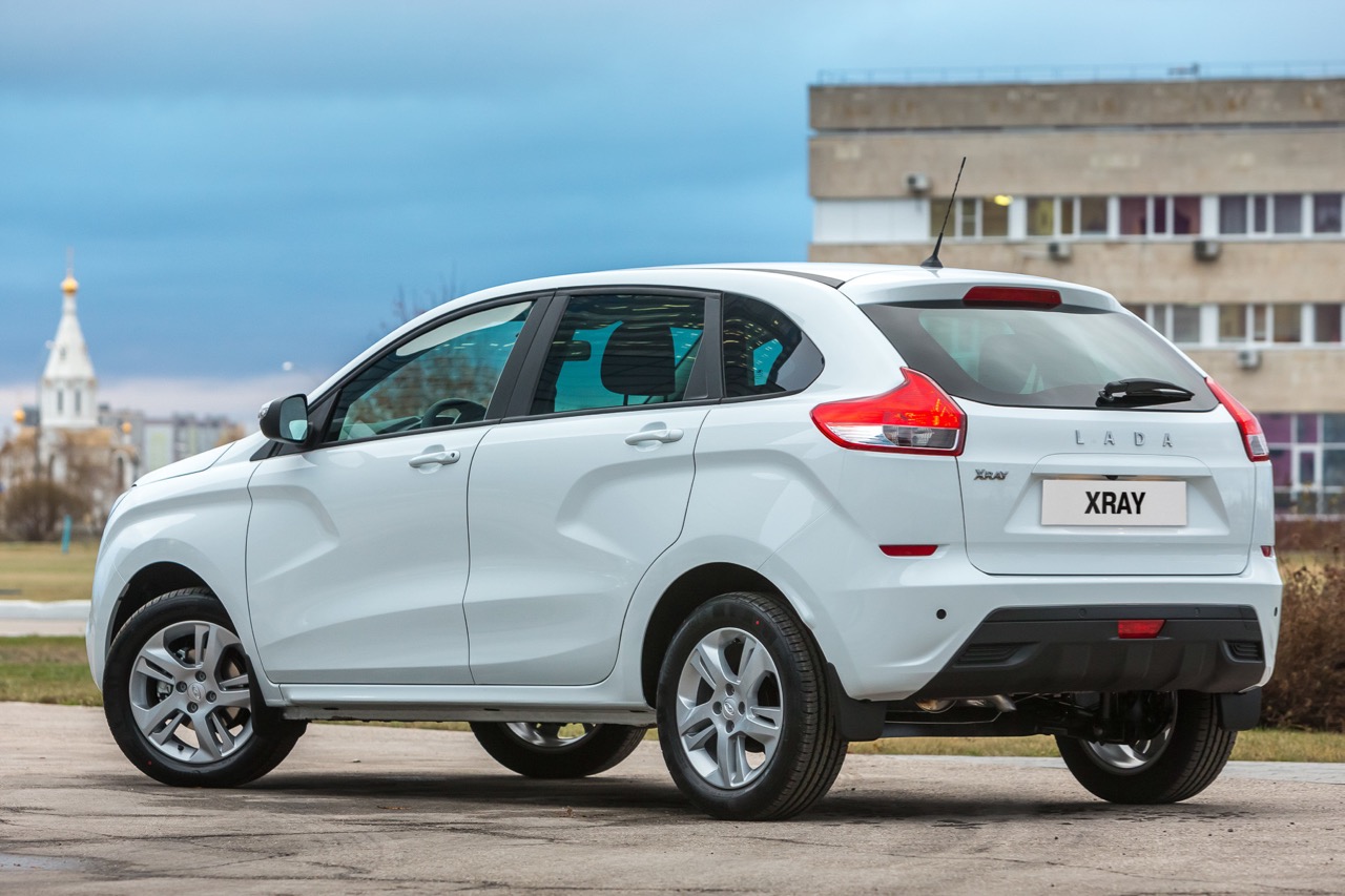SUV nhỏ Lada XRAY thêm bản mới, giá chỉ 300 triệu đồng