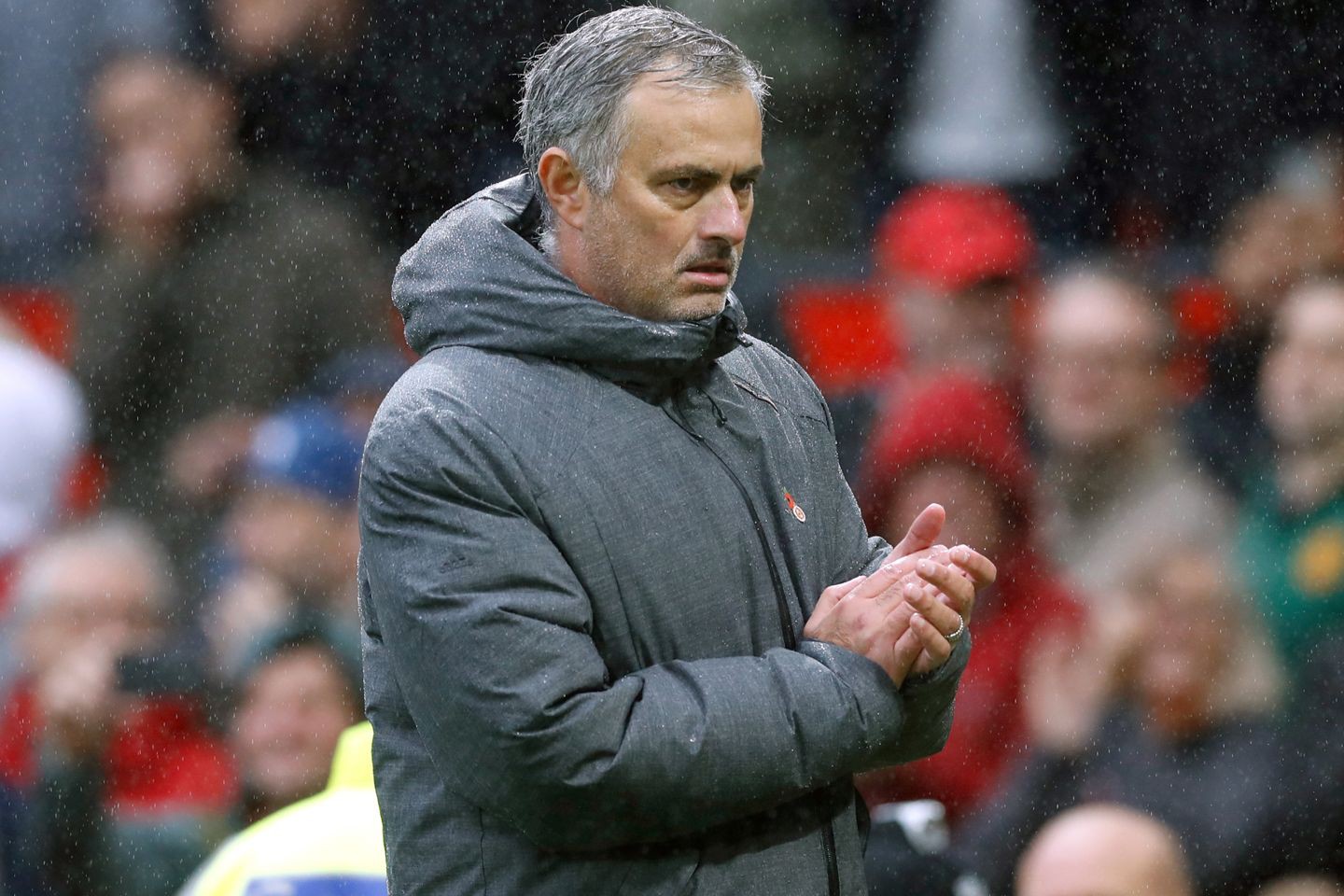Mourinho phải hầu tòa trước đại chiến Chelsea