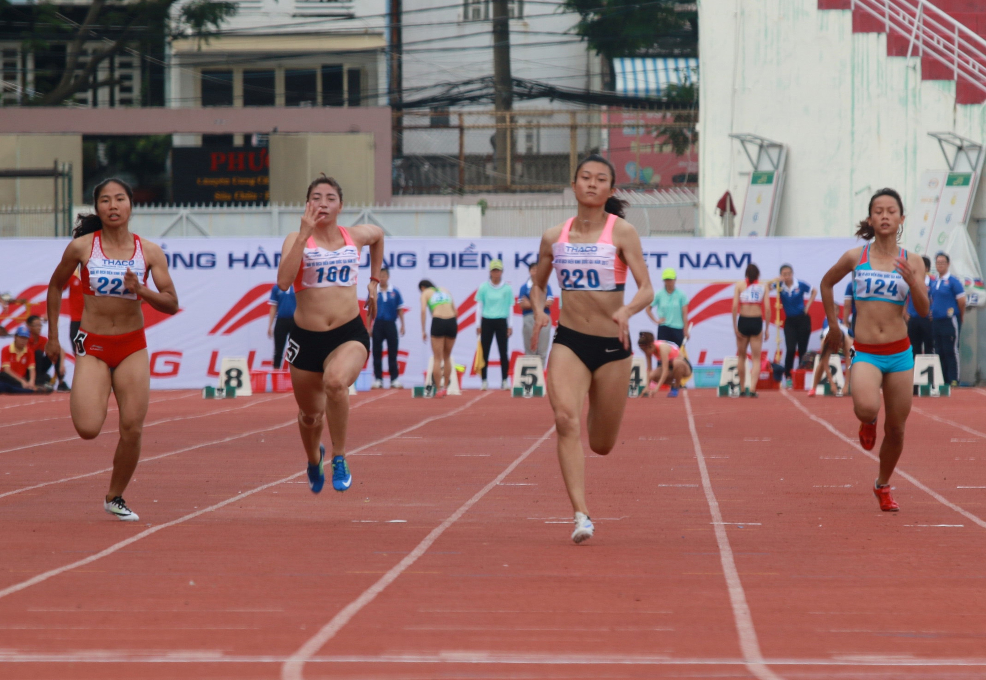 Lê Tú Chinh vượt thành tích SEA Games 2017