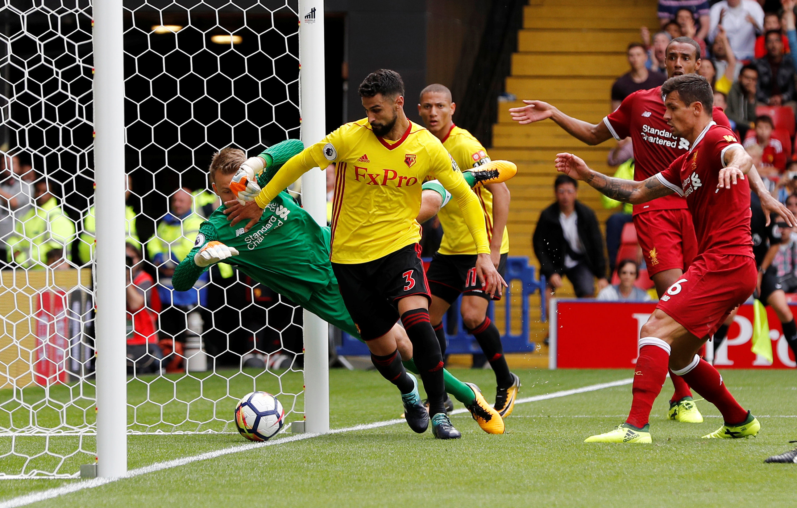 Liverpool vuột chiến thắng phút bù giờ