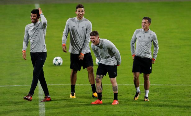Klopp sẽ cho Chamberlain lần đầu đá chính