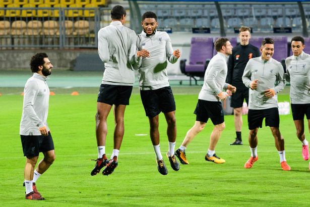 Klopp sẽ cho Chamberlain lần đầu đ&aacute; ch&iacute;nh - Ảnh 3.