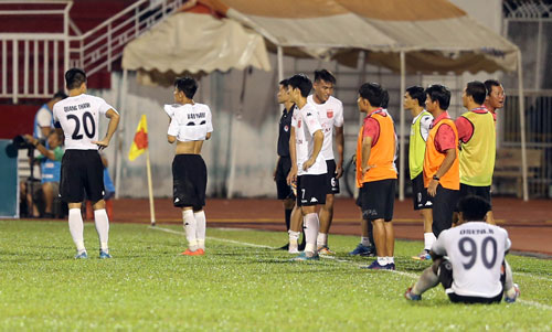 Thêm một bi hài kịch ở V-League