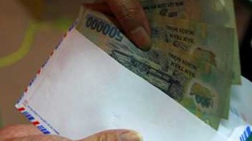 DN phải chi "lót tay": Không còn là hiện tượng
