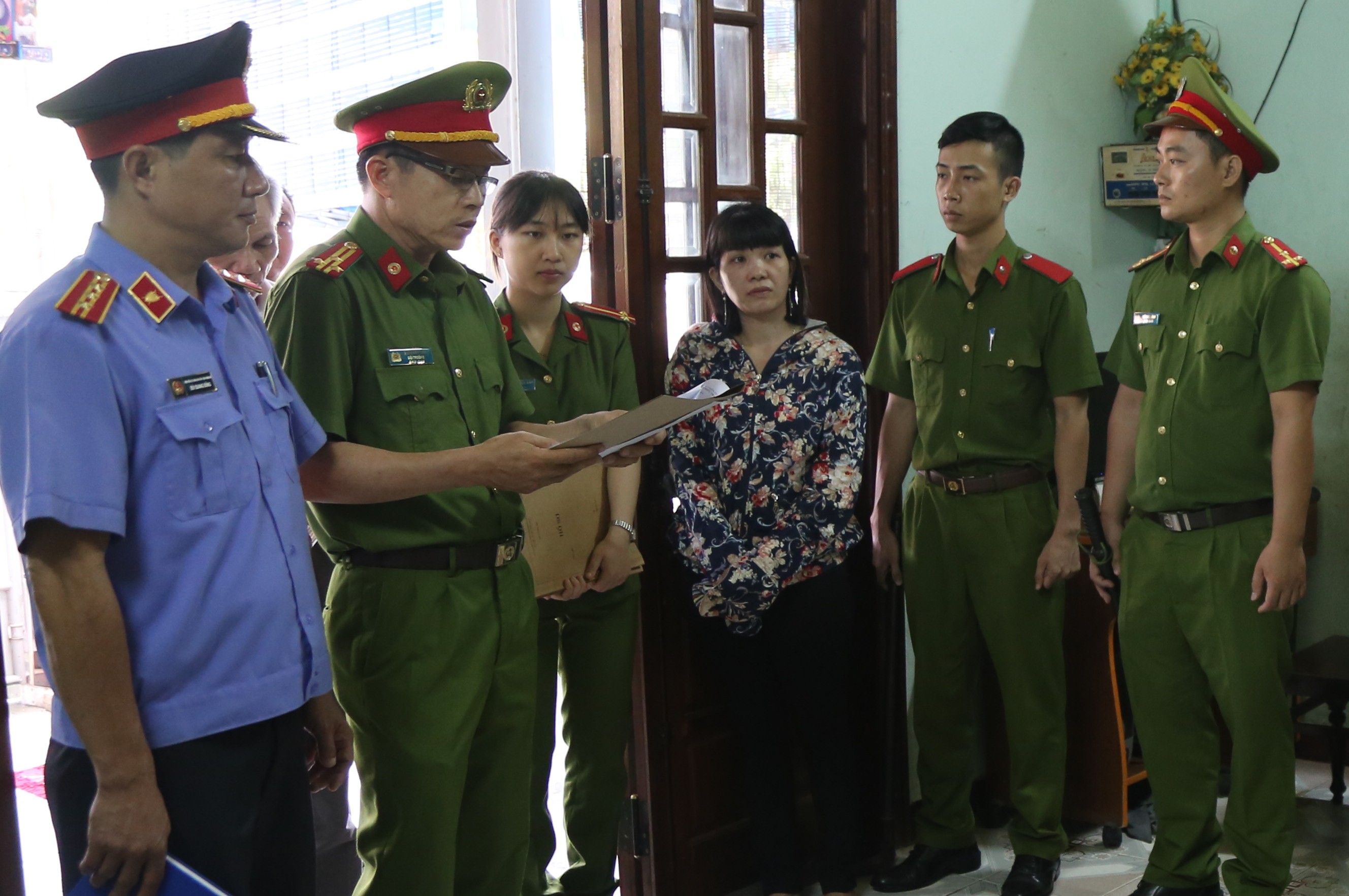 Bị mất tiền tỉ vì tham lãi suất cao