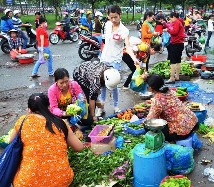 Làm thêm nhiều quá, thời gian đâu để... sống!