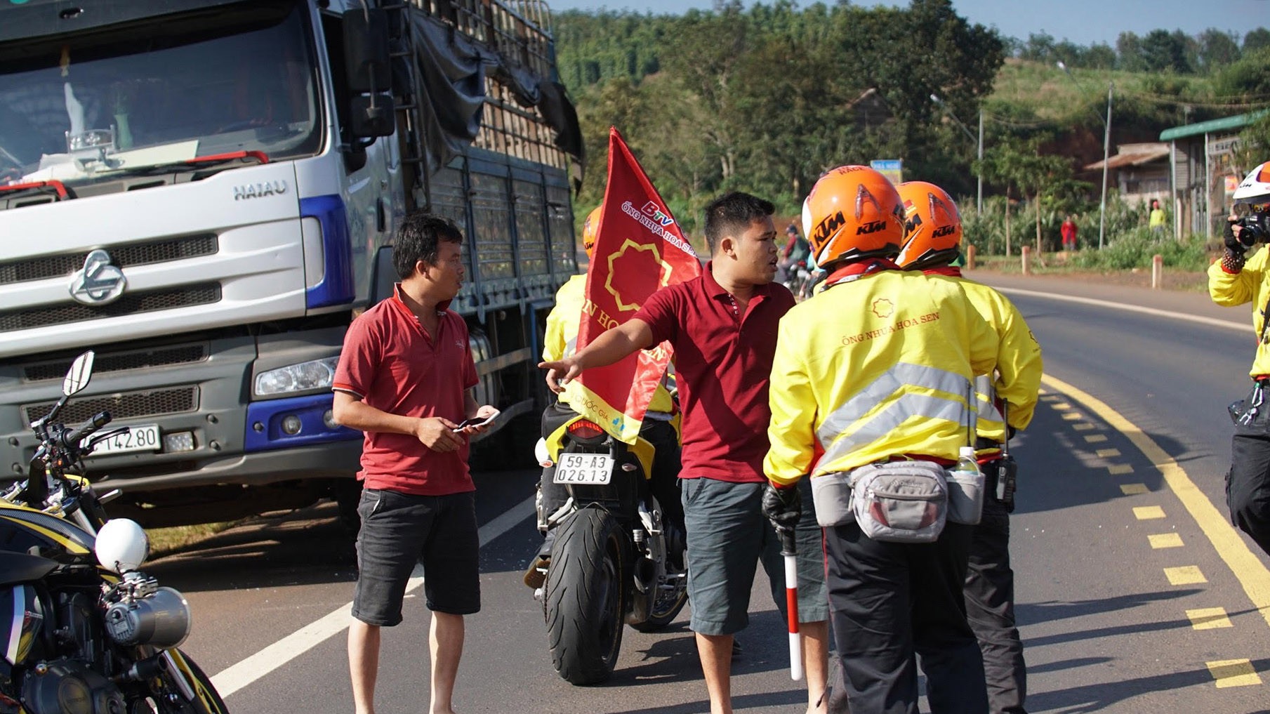 Bất trắc trên đường đua xe