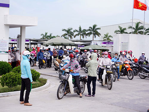 Trả lại lương cho nhân viên