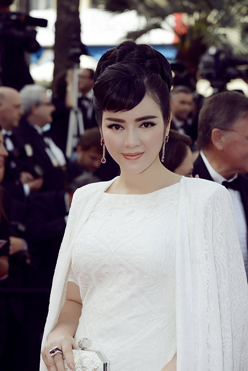 L&yacute; Nh&atilde; Kỳ khẳng định m&igrave;nh kh&ocirc;ng li&ecirc;n quan tấm pano ở LHP Cannes - Ảnh 1.