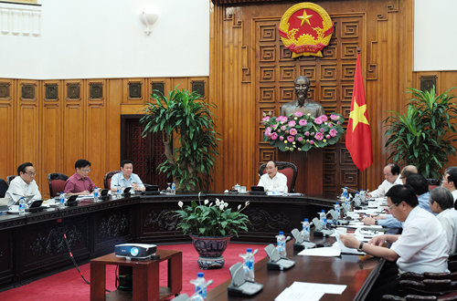 Lần đầu ti&ecirc;n l&agrave;m việc Tổ Tư vấn kinh tế, Thủ tướng Nguyễn Xu&acirc;n Ph&uacute;c tin đất nước sẽ chuyển m&igrave;nh - Ảnh 1.