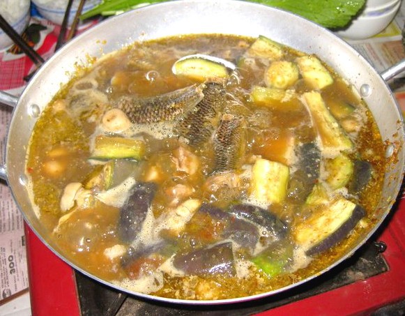 Thèm lắm bông súng mắm kho của mẹ - Ảnh 4.