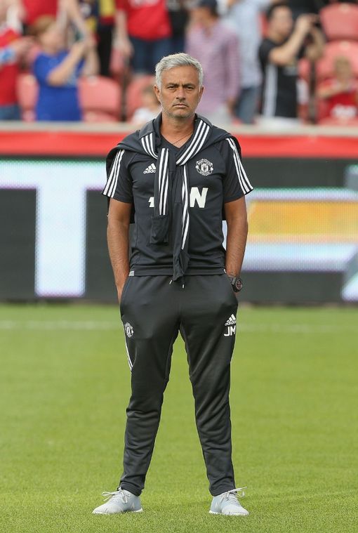 HLV Mourinho bàng hoàng sau khi M.U nhận bàn thua sớm