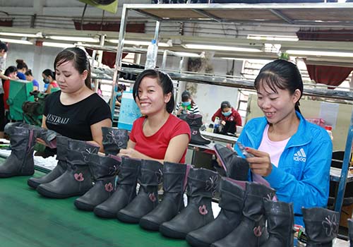 Nâng chất sản phẩm dệt may, da giày