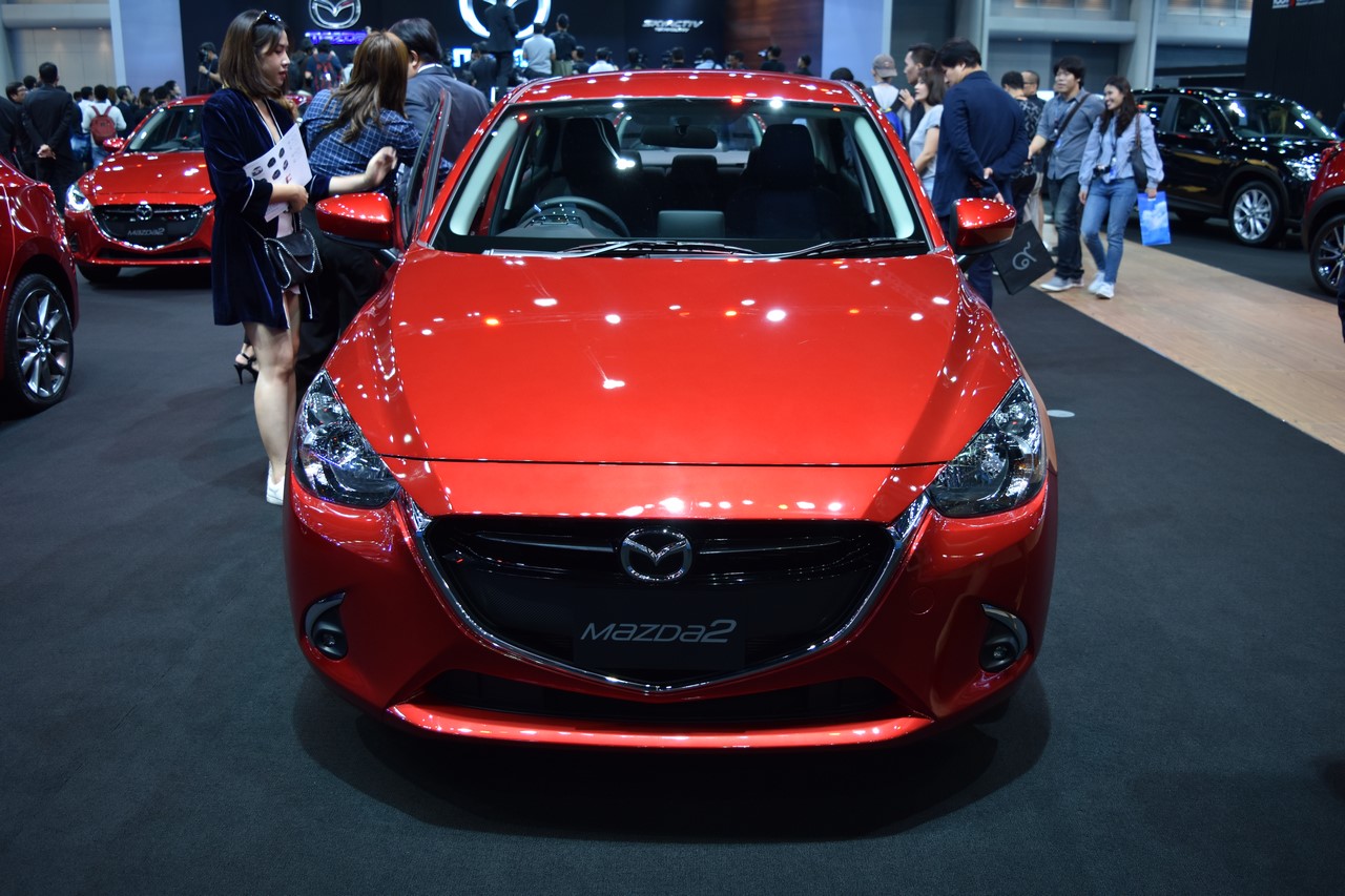 Mazda 2 2017 nhiều cải tiến, giá từ 344 triệu đồng