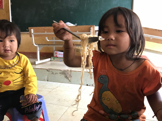 Báo Người Lao Động cứu trợ khẩn cấp người dân Mù Cang Chải