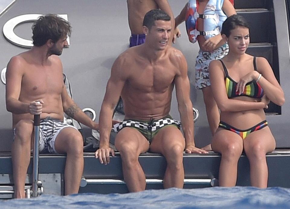 Ronaldo sắp có con thứ tư