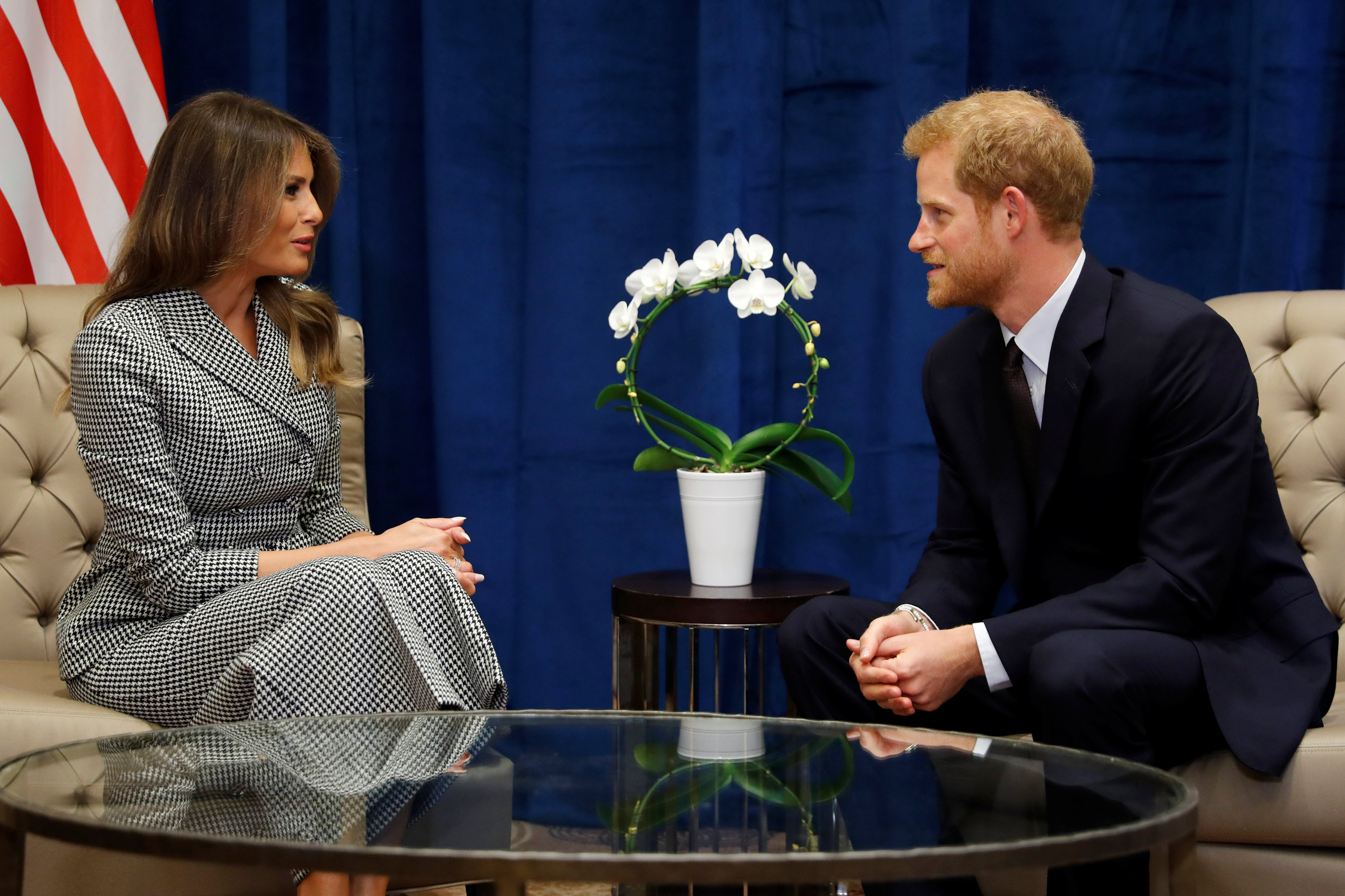 Công du một mình, bà Melania gặp Hoàng tử Harry và Thủ tướng Canada - Ảnh 2.