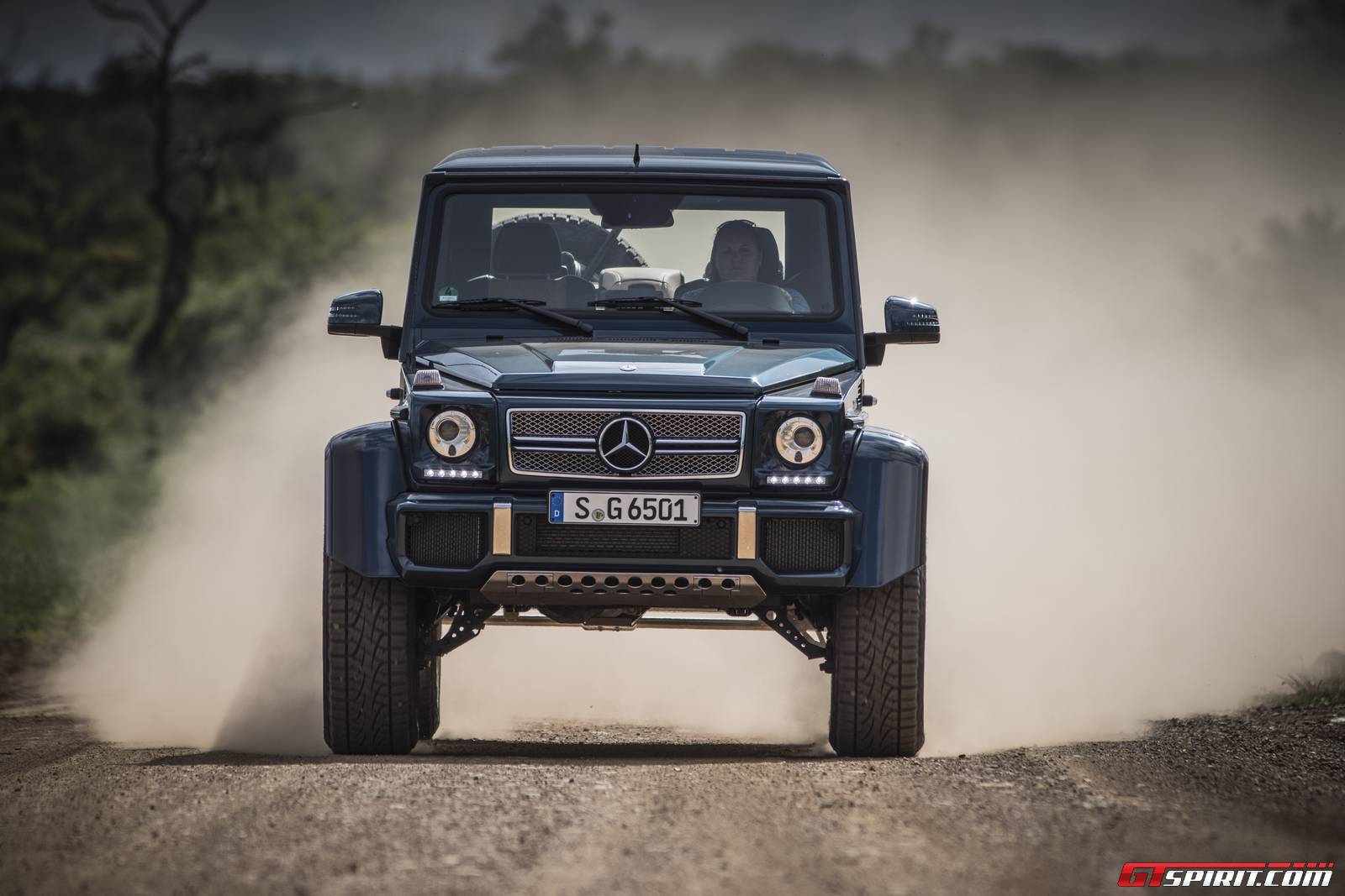 Ngắm "siêu phẩm" SUV Mercedes-Maybach G650 Landaulet