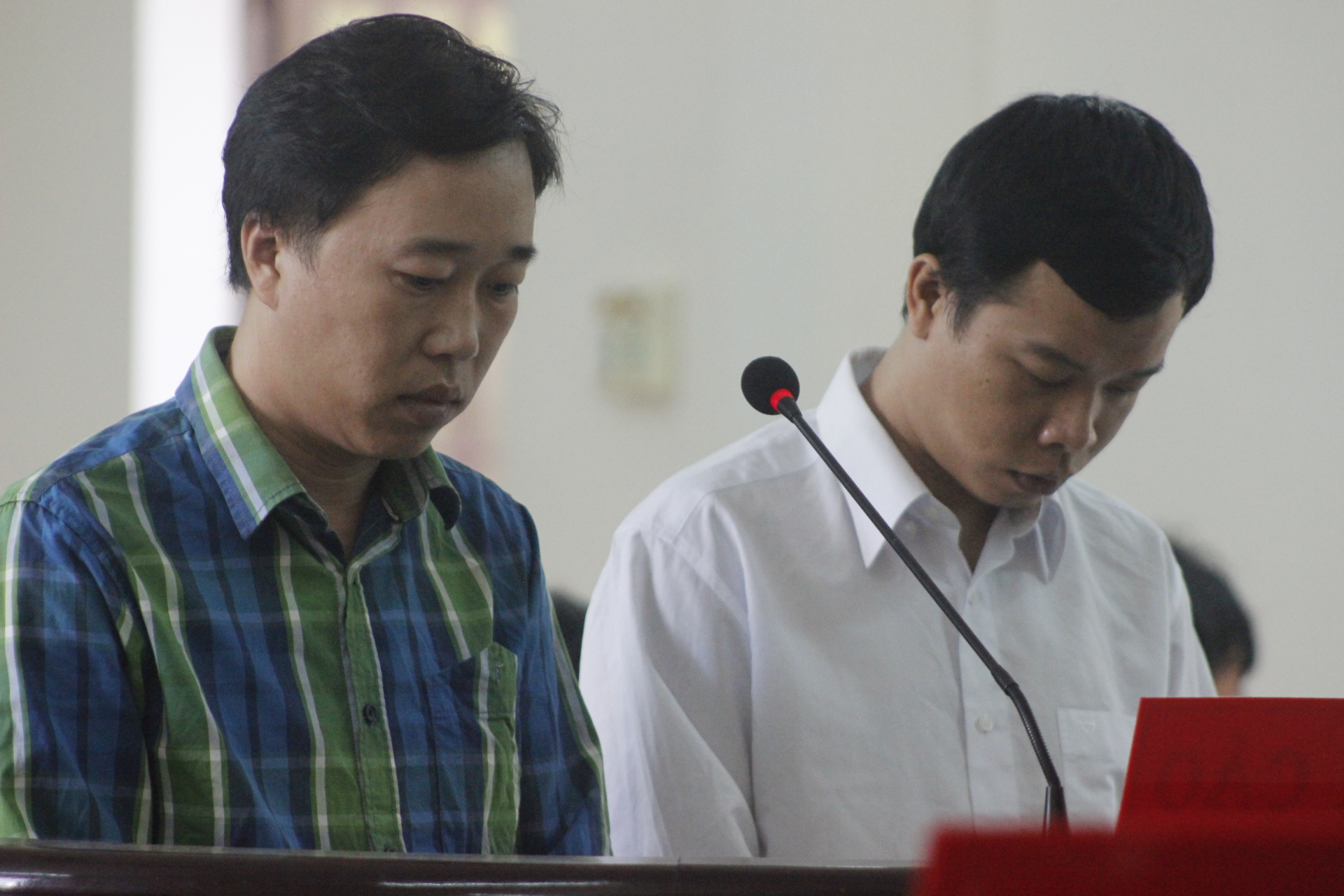 
Hai bị c&aacute;o trong phi&ecirc;n sơ thẩm vụ ti&ecirc;m m&aacute;u HIV v&agrave;o trẻ em tại Vũng T&agrave;u
