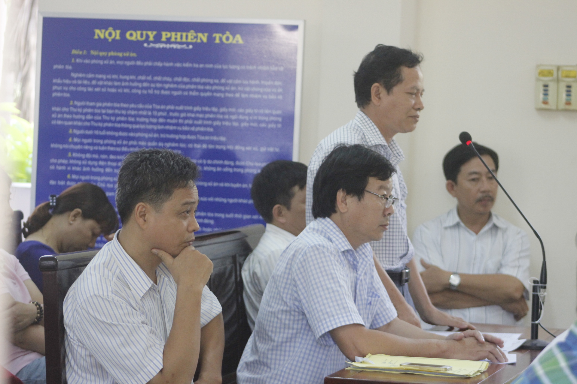 
C&aacute;c b&aacute;c sĩ của Viện Ph&aacute;p y t&acirc;m thần Bệnh viện Trung ương Bi&ecirc;n H&ograve;a tại phi&ecirc;n x&eacute;t xử
