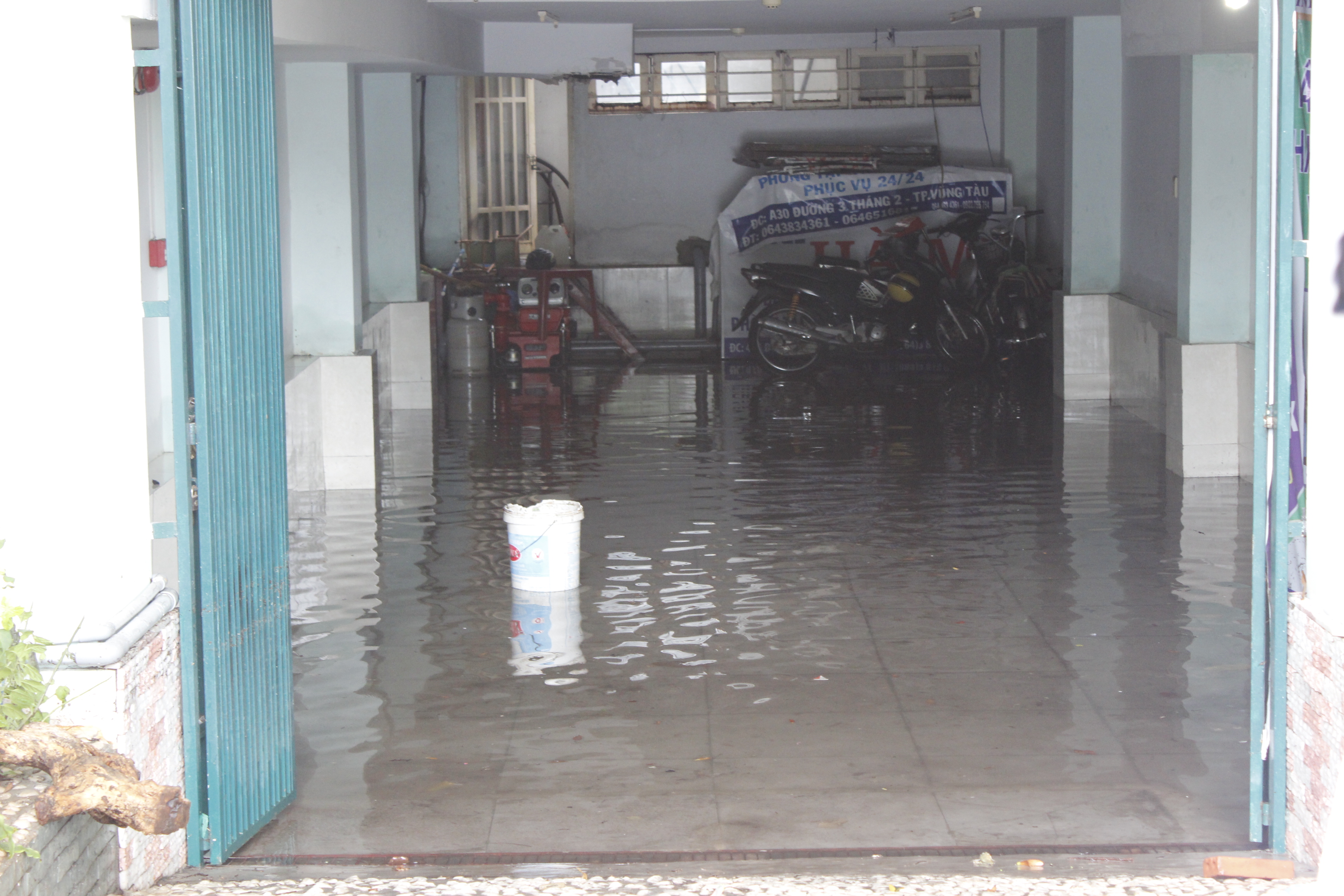 TP Vũng T&agrave;u ch&igrave;m trong biển nước - Ảnh 5.