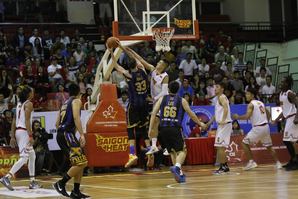 Saigon Heat có trận thắng đầu tiên trên sân nhà
