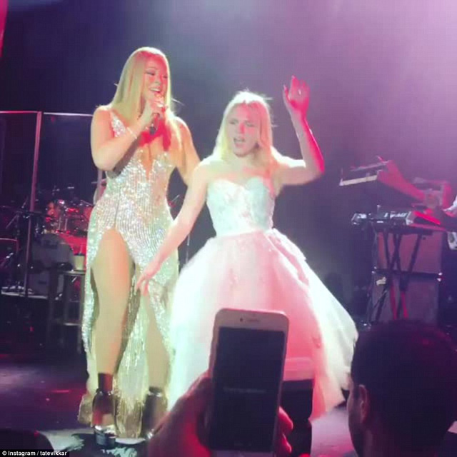 Mariah Carey trình diễn ở đám cưới
