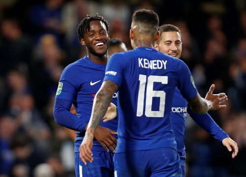 Cúp Liên đoàn Anh: Đại gia thắng to, Arsenal chật vật đi tiếp