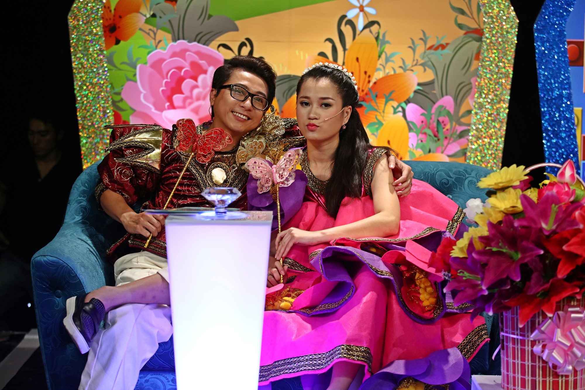 Gia Bảo, Thanh Hi&ecirc;̀n đem con g&aacute;i chi&ecirc;u mộ th&iacute; sinh nh&iacute; - Ảnh 2.