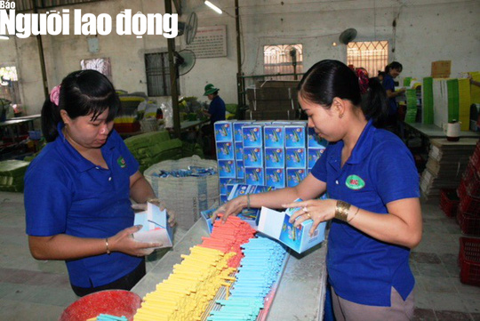 Kh&ocirc;ng thể bỏ lương tối thiểu v&ugrave;ng - Ảnh 1.