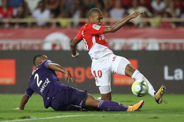 Mục tiêu 180 triệu euro của Real chấn thương trận mở màn Ligue 1 - Ảnh 1.