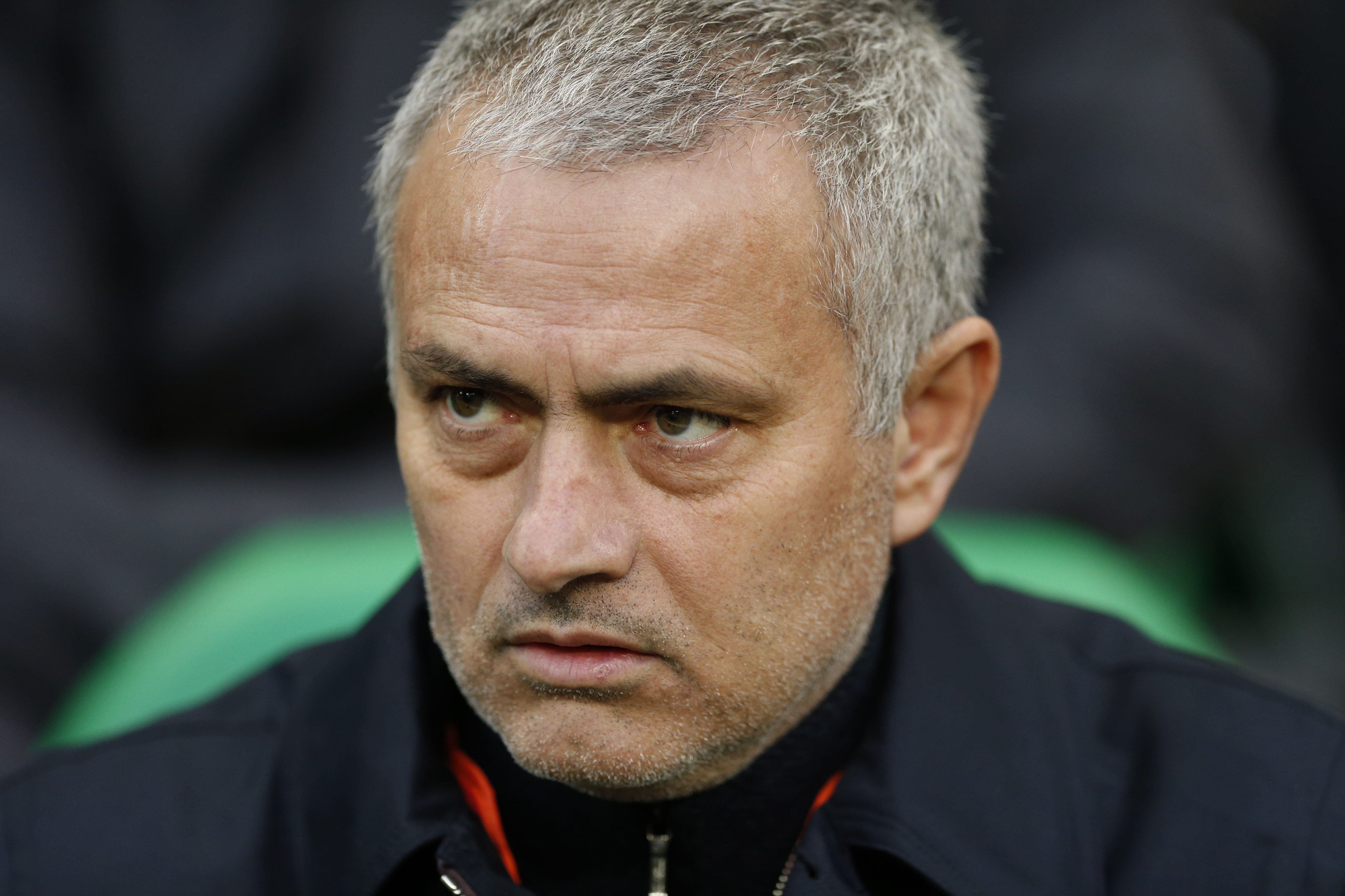 HLV Jose Mourinho không vui khi Baily bị thẻ đỏ