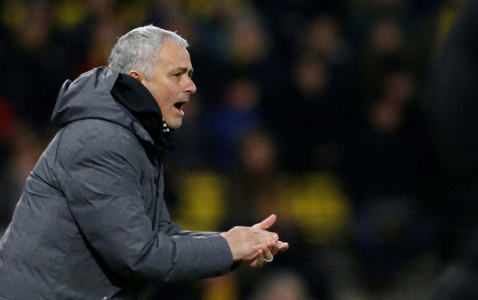Wenger thách Mourinho chơi đôi công