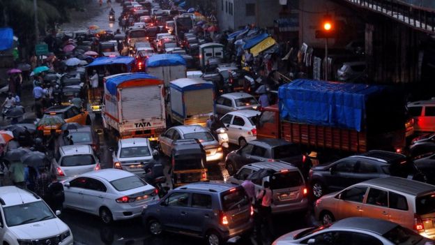 Lũ lụt t&agrave;n ph&aacute; Nam &Aacute;, hơn 1.200 người thiệt mạng - Ảnh 4.