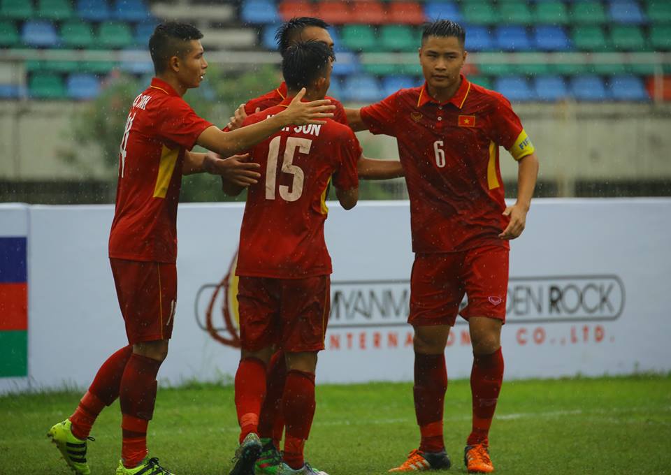 U18 của HLV Hoàng Anh Tuấn đại thắng ngày ra quân - Ảnh 1.