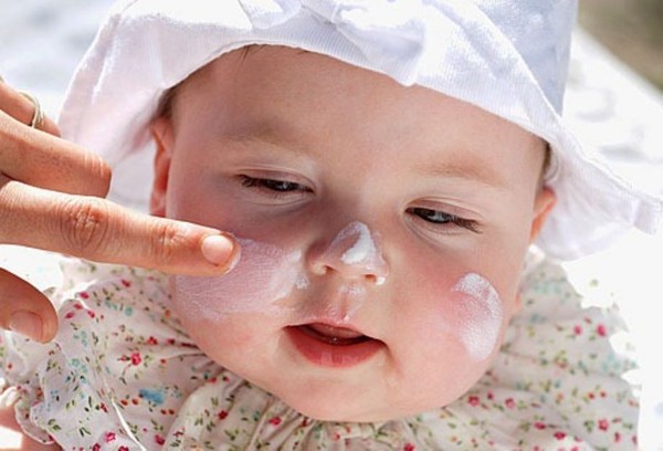 Thận trọng với hóa chất độc hại "bủa vây" mỹ phẩm cho trẻ em