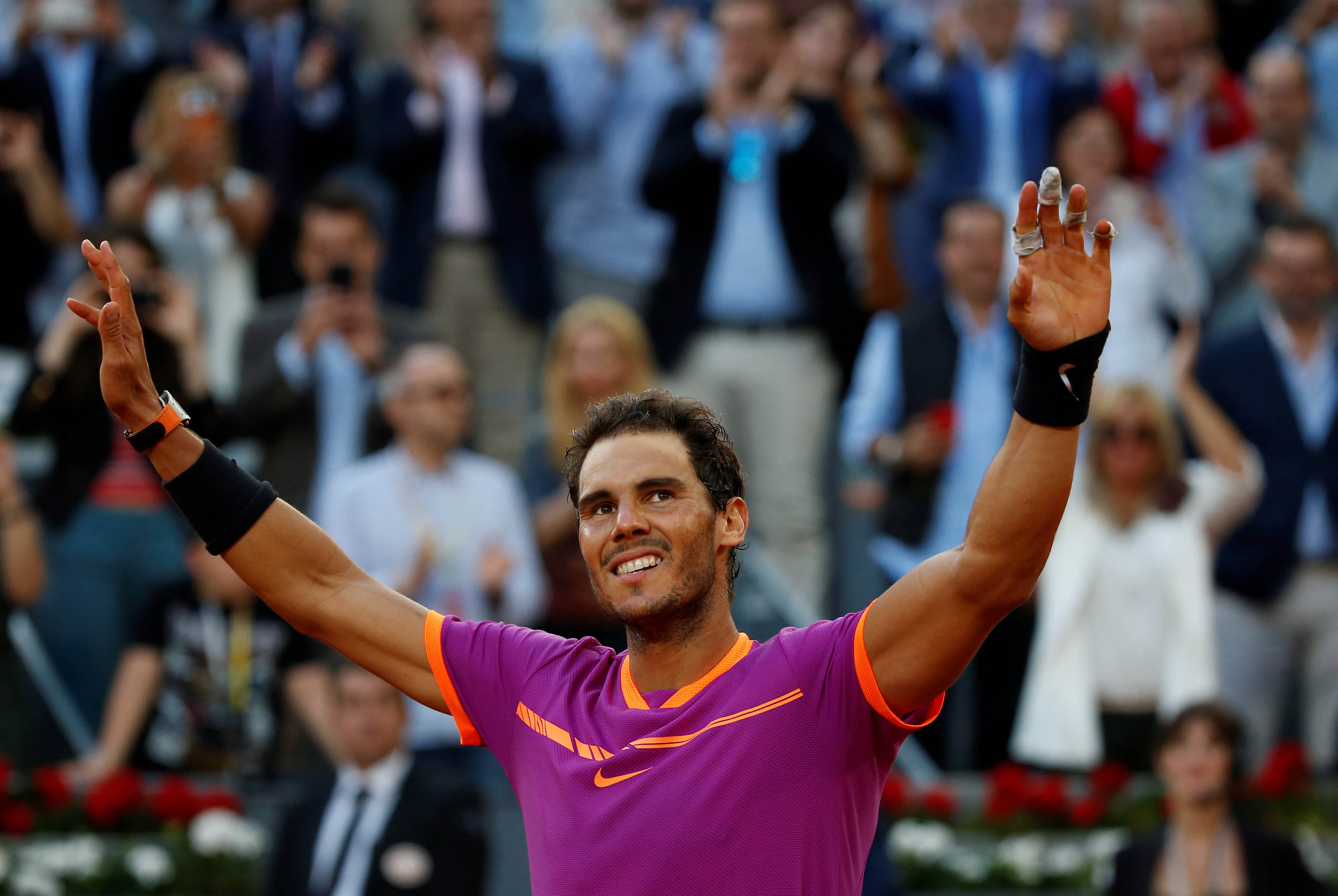Nadal thâu tóm hết giải đất nện?