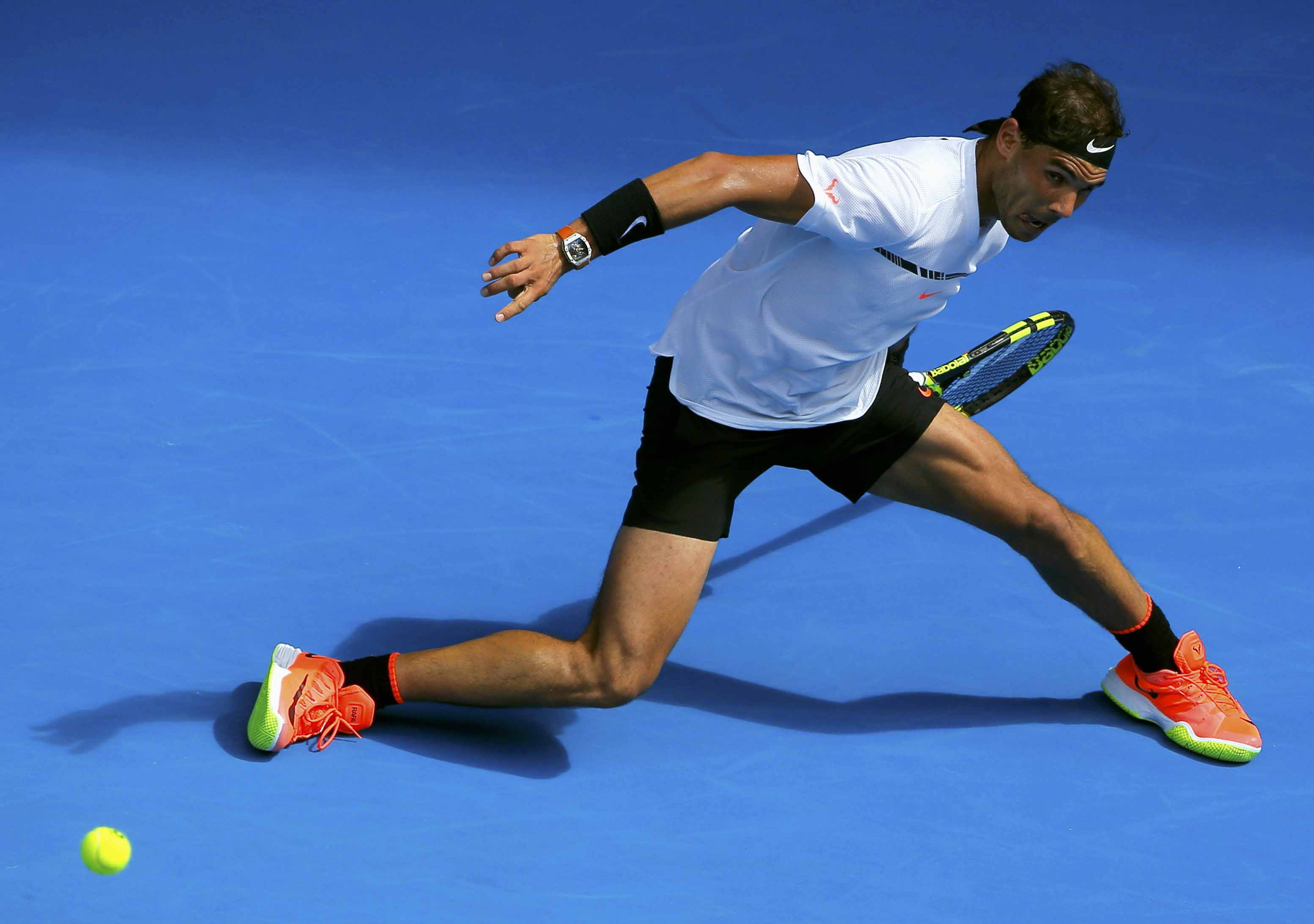 Nadal thoát nỗi ám ảnh trận khai mạc