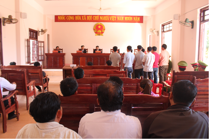 Phó ban dân vận huyện nhận án tù vì đánh bạc