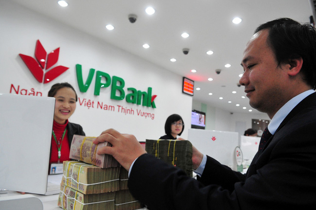 Mùa “di cư” của nhân viên ngân hàng