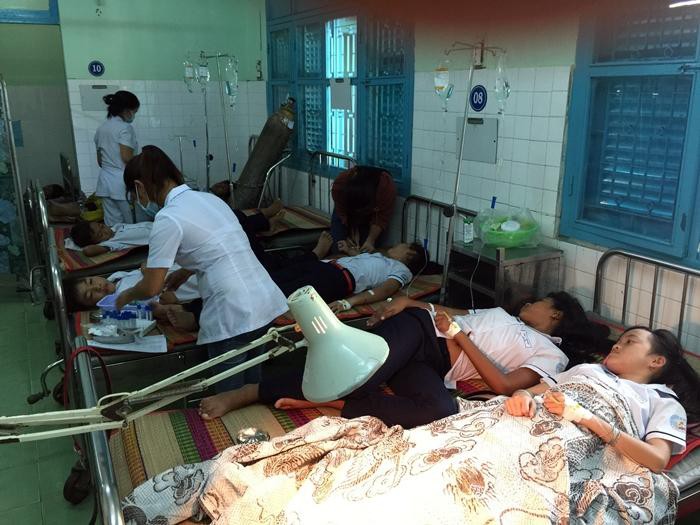 36 học sinh nhập viện sau bữa ăn sáng nghi do ngộ độc