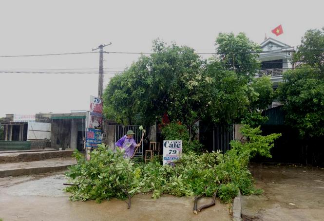 H&agrave; Tĩnh cấm biển, hối hả ứng ph&oacute; b&atilde;o số 4 - Ảnh 1.