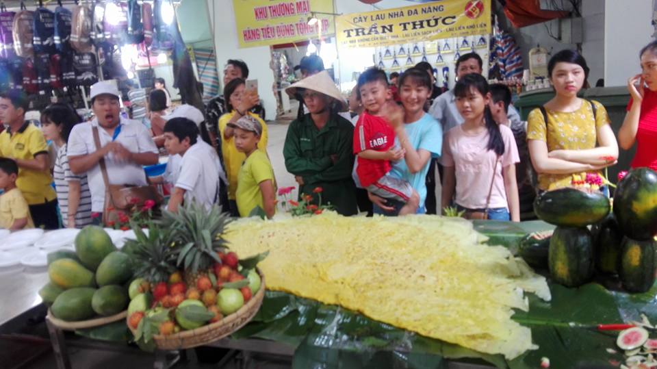 Mãn nhãn với chiếc bánh xèo kỷ lục Việt Nam