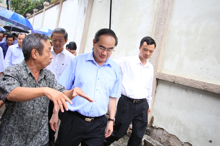 Dân kể khổ vì ngập với Bí thư Nguyễn Thiện Nhân