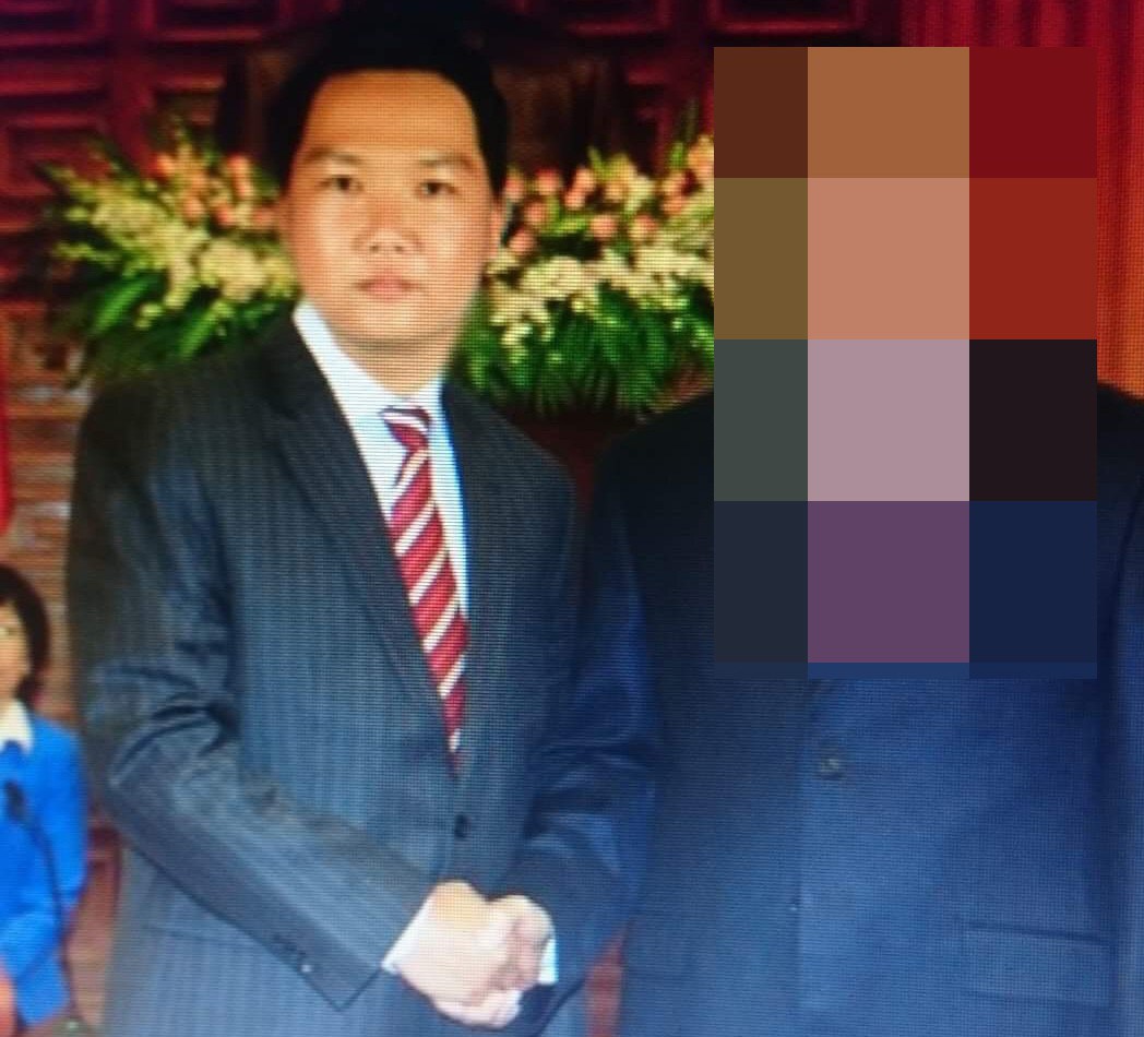 Lật mặt "thứ trưởng" dỏm