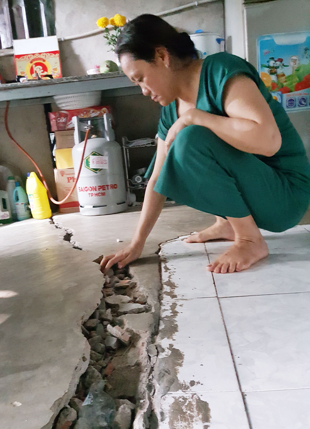 Sạt lở nghiêm trọng ở Long An - Ảnh 2.