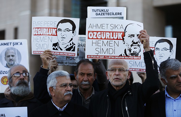 Năm 2017, 262 nhà báo ngồi tù